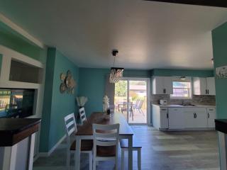 Quiet 3BR 2BA Near Mall, Shopping Centers, and I-94 - 6