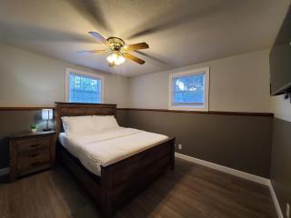 Quiet 3BR 2BA Near Mall, Shopping Centers, and I-94 - 4