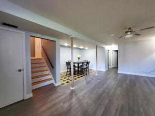 Quiet 3BR 2BA Near Mall, Shopping Centers, and I-94 - 1