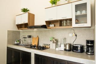 Stylish 3BR Villa with Pool & Garden in Canggu - 4