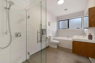 Modern Luxe Jacks Point Living - 3