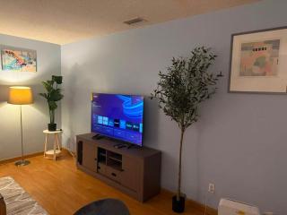 Mid-century Loft Echo Park at Dodger Stadium in Downtown Los Angeles - 4