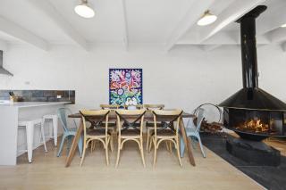 An Entertainers Oasis - Fun Home with Pool Table, Arcade Game, Basketball Ring - 3