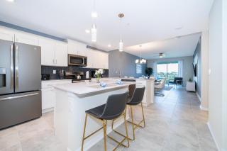 3141-204LS STOREY LAKE, CONDO 2/2 LAKE VIEW - 2