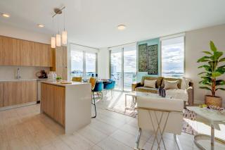 3900-902CH DESIGN DISTRICT, CONDO 2 BEDROOMS & 2 BATHROOMS - 3