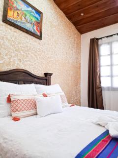 Colonial House 8 rooms and private parking in Antigua Guatemala - 2