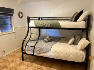 Manta Stays Resort-Style Tropical Oasis - 3