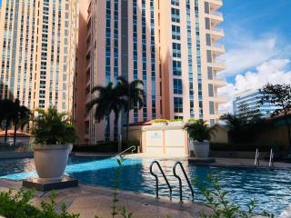 Serenity unit Venice luxury near BGC - 7