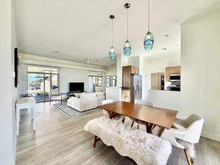 Upscale 2br-2ba home in Kanab with red rock views - 7