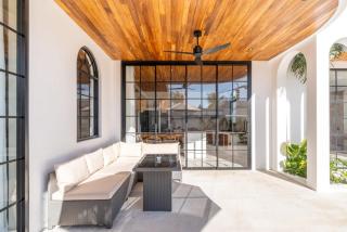 Villa Surfer Rosa - Uluwatu by Yolla Hospitality - 3