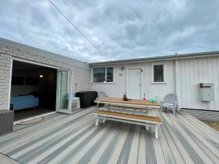 Dolphins on Dalton - 8