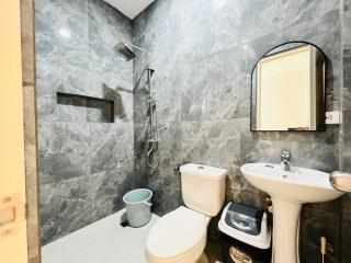 Cozy 3BR House for Groups with AC Wifi Free Parking - 2