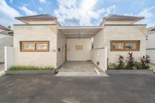 Villa Damelia Jimbaran - 1