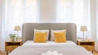 Central Cozy 4BEDRM Apartment by True Estate - 4