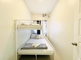 4BR House in Pardo Cebu Perfect for Groups - 4