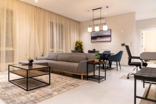 Elegant 3BR Apartment near Boulevard NZL108 - 0