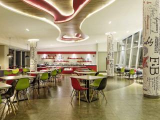 Ibis Padang - 1