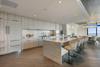 201 - Four Bedroom Argent condo - 1