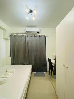 SMDC Good Stays - Shore 2 Unit 18101 Tower 2 - 4