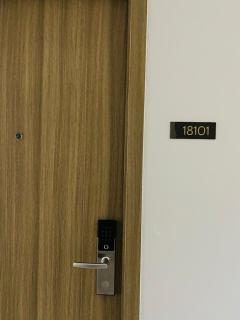 SMDC Good Stays - Shore 2 Unit 18101 Tower 2 - 1