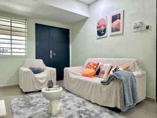 Specious Living Cozy House - 0