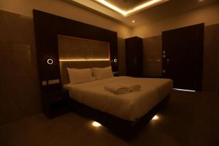 Arthana Residency Hotel - 0