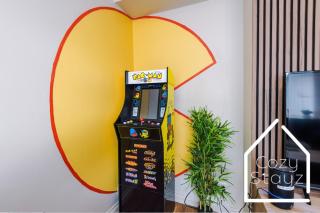 Spacious 3 Bed with Pac-Man, Darts and 2 Parking spaces - 8