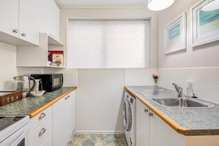 Cashmere Retreat-Stylish Apartment -Free Parking -No Cleaning Fee - 3