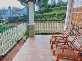 White Vintage Bungalow Nuwara Eliya - 8