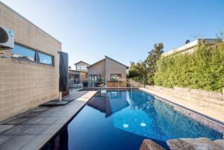 Rockleigh Bay - Gas Heated Spa and Solar Heated Pool - 0