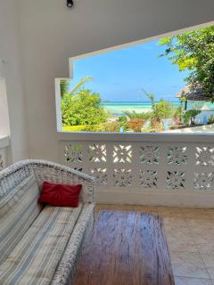 1Zi hotel and beach club - 4