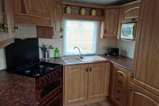 Caravan - Sleeps 4 - Pet friendly - Parking - 6