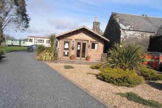 Caravan - Sleeps 4 - Pet friendly - Parking - 5