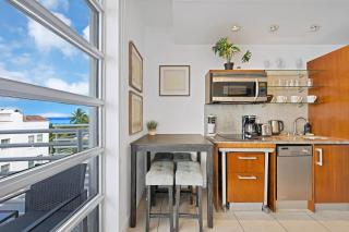 Stylish Studio in South Beach with Ocean Views - 1