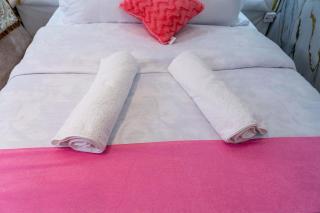 Modern Bedsitter in a Quiet Neighborhood - 3