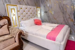 Modern Bedsitter in a Quiet Neighborhood - 2