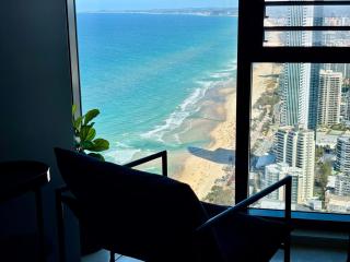 Stunning Ocean View 2 Bedroom Surfers Paradise - 9