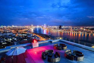 Wyndham Danang Golden Bay Hotel - 9