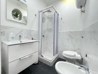 Quartieri Spagnoli Station Apartment - 5