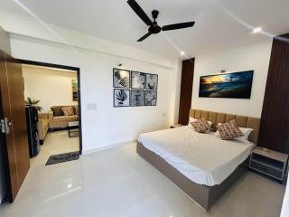 Cozyआश्रय 1BHK with peaceful balcony - 0