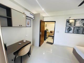 Cozyआश्रय 1BHK with peaceful balcony - 2