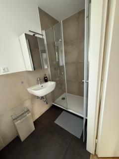 moderne Wohnung mit großer Dachterasse - 1