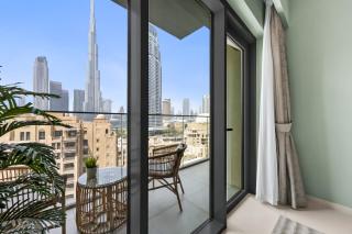 Walk to Dubai Mall- Enjoy Burj Khalifa Show - 9