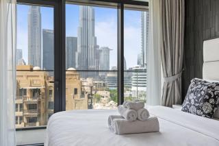 Walk to Dubai Mall- Enjoy Burj Khalifa Show - 1