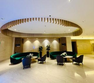 Stylish 1BR at Lush Residences Makati with City View - 2