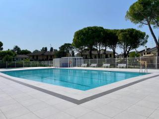 Spacious house with garden and pool - 7