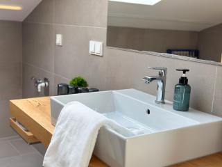 KIANA - Apartment Baska mit Dachterrasse, Meerblick sowie große Poolarea - 3