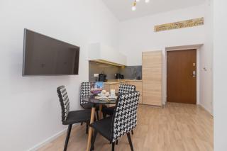 Beautiful Apartments Kraków Dietla by Noclegi Renters - 4