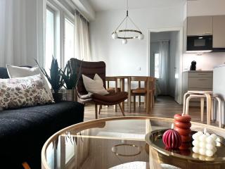 Uutuutta hohtava tyylikäs kolmio lähellä keskustaa - 0