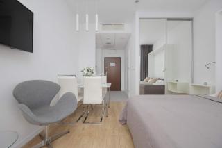 Kasprzaka Air-conditioned Studio with Balcony by Noclegi Renters - 5